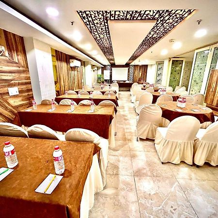 Hotel Spb 87 Near Karol Bagh Metro Station Delhi 外观 照片