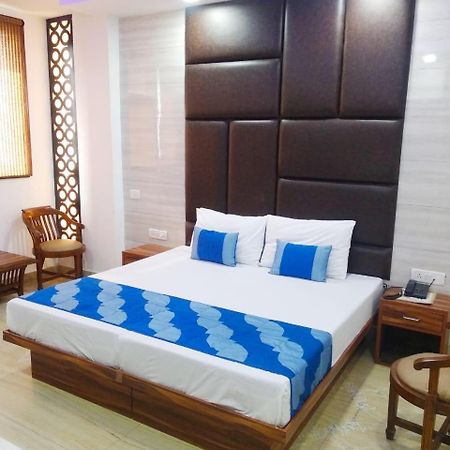 Hotel Spb 87 Near Karol Bagh Metro Station Delhi 外观 照片