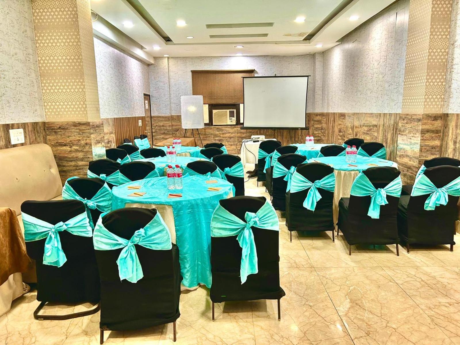 Hotel Spb 87 Near Karol Bagh Metro Station Delhi 外观 照片