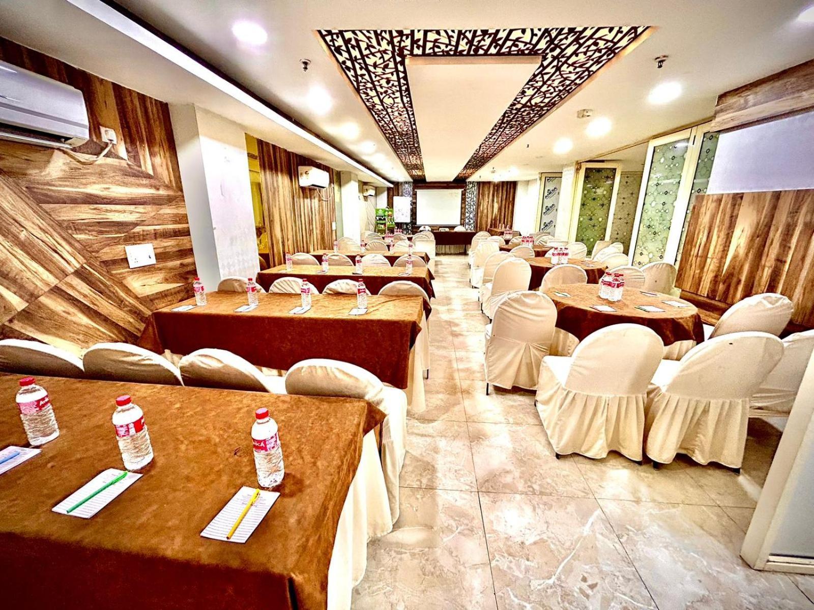Hotel Spb 87 Near Karol Bagh Metro Station Delhi 外观 照片