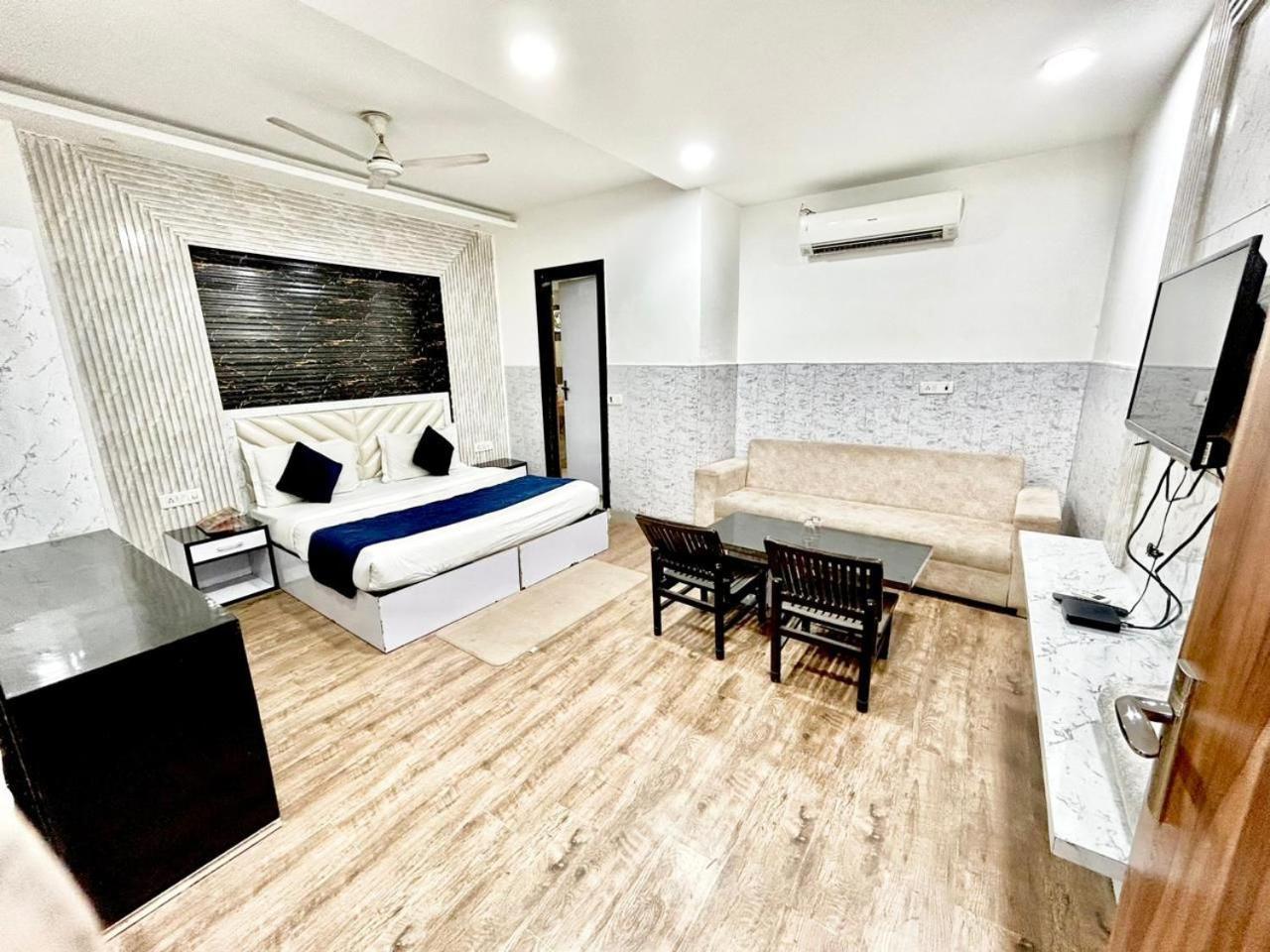 Hotel Spb 87 Near Karol Bagh Metro Station Delhi 外观 照片