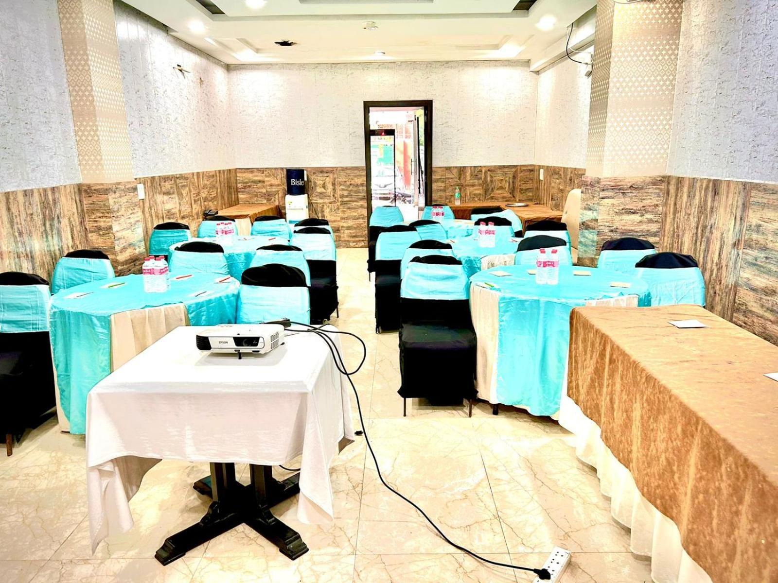 Hotel Spb 87 Near Karol Bagh Metro Station Delhi 外观 照片