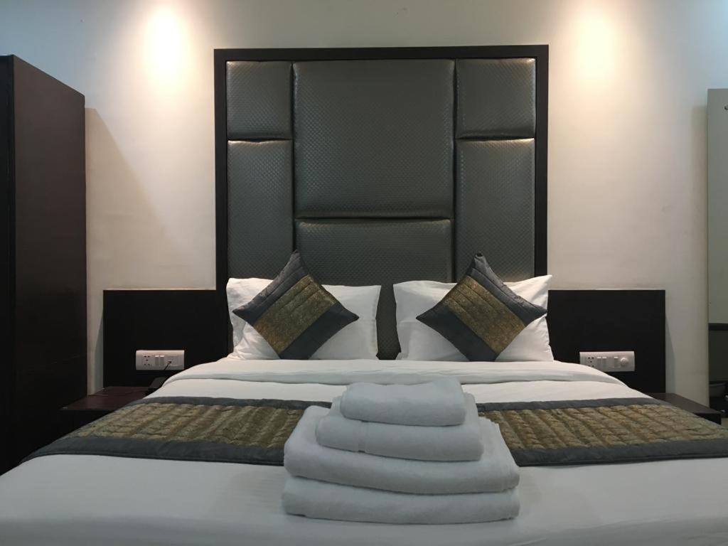 Hotel Spb 87 Near Karol Bagh Metro Station Delhi 外观 照片