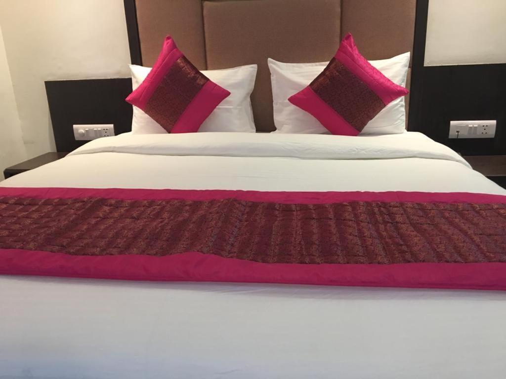 Hotel Spb 87 Near Karol Bagh Metro Station Delhi 外观 照片