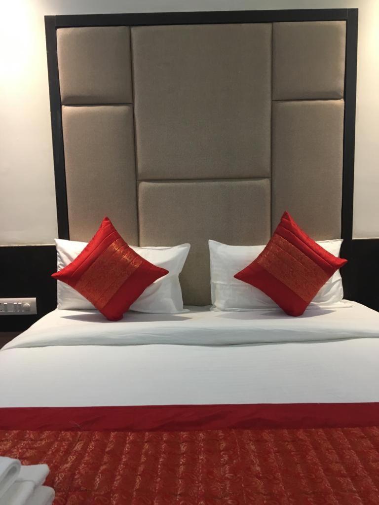 Hotel Spb 87 Near Karol Bagh Metro Station Delhi 外观 照片
