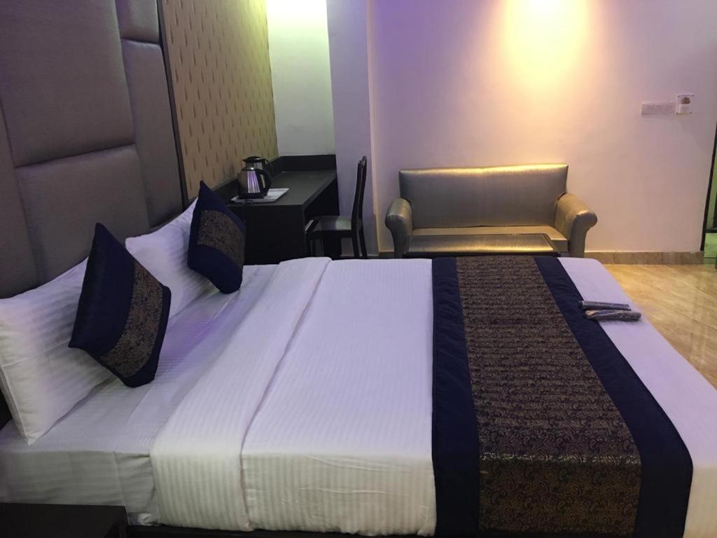 Hotel Spb 87 Near Karol Bagh Metro Station Delhi 外观 照片