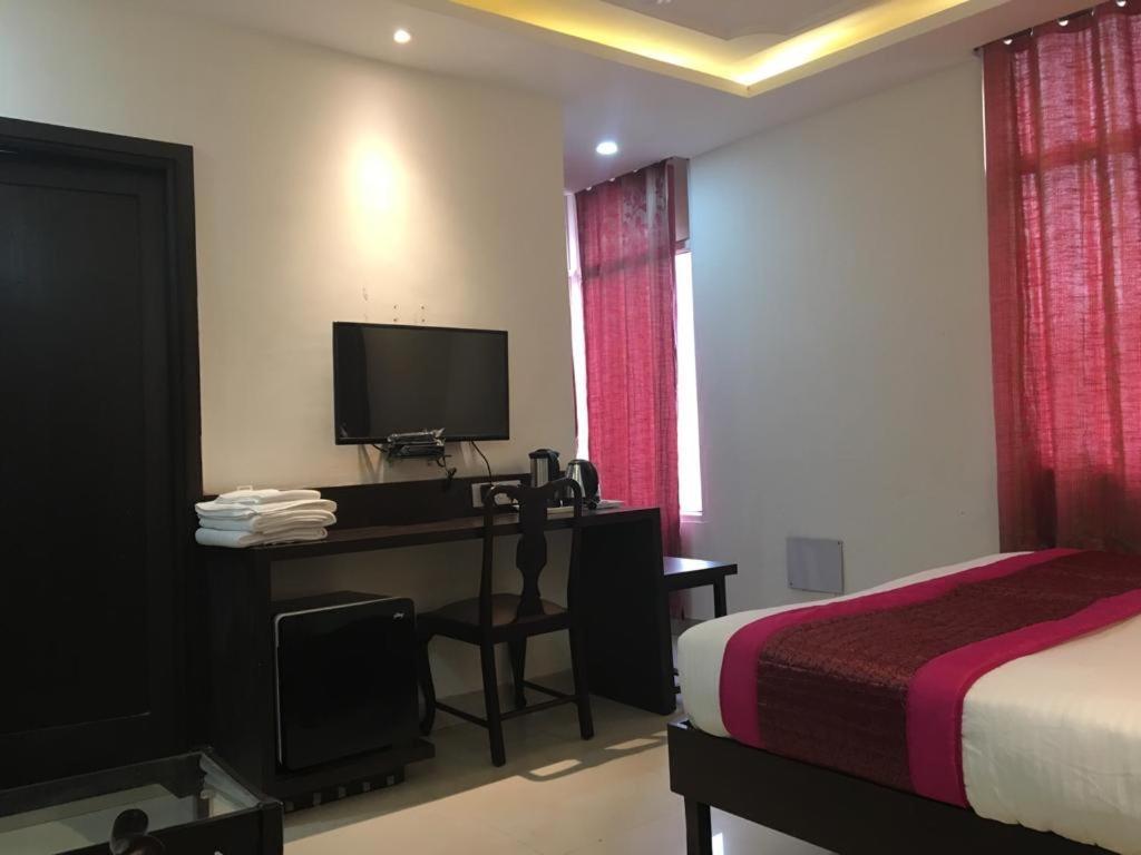 Hotel Spb 87 Near Karol Bagh Metro Station Delhi 外观 照片