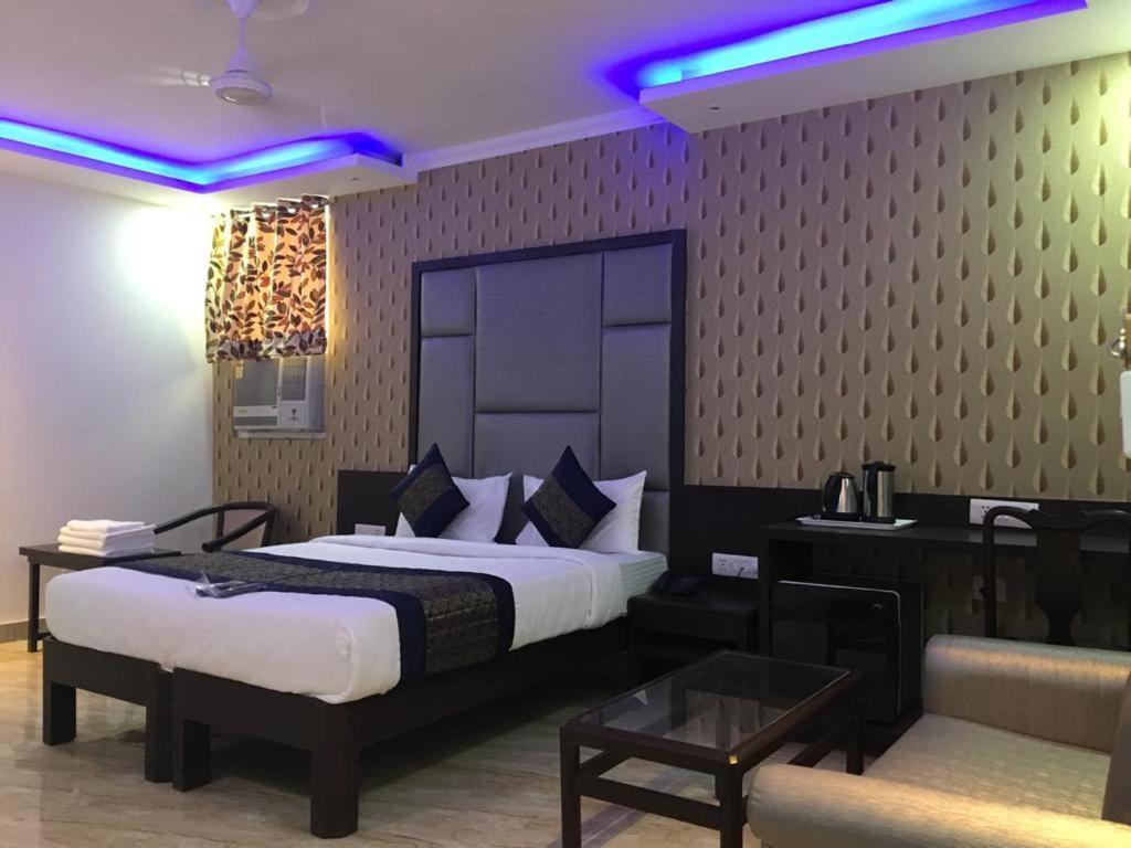 Hotel Spb 87 Near Karol Bagh Metro Station Delhi 外观 照片