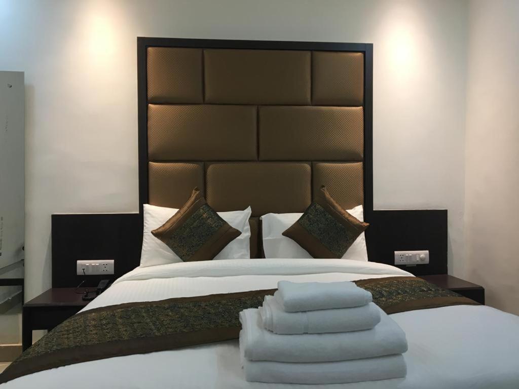 Hotel Spb 87 Near Karol Bagh Metro Station Delhi 外观 照片